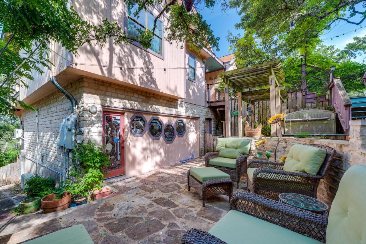 Exotic Home With Patio And Grill Walk To Canyon Lake! Kültér fotó