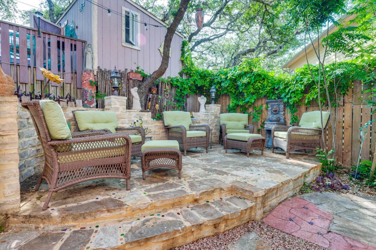 Exotic Home With Patio And Grill Walk To Canyon Lake! Kültér fotó