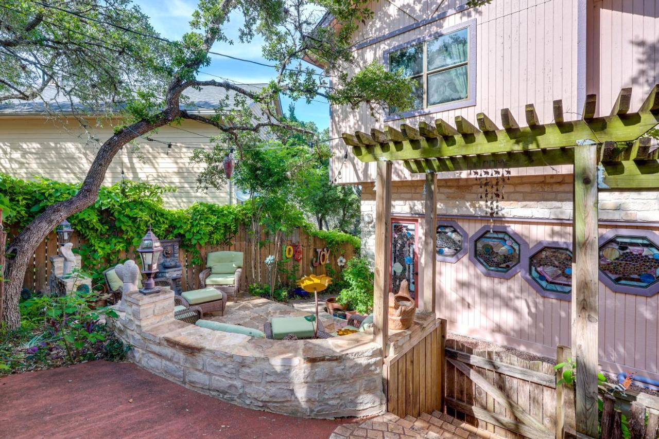 Exotic Home With Patio And Grill Walk To Canyon Lake! Kültér fotó