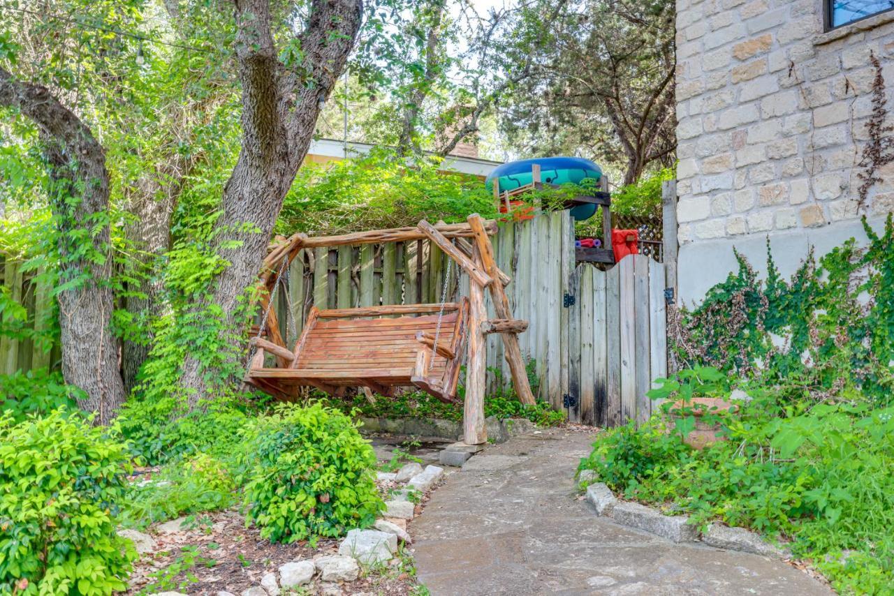 Exotic Home With Patio And Grill Walk To Canyon Lake! Kültér fotó